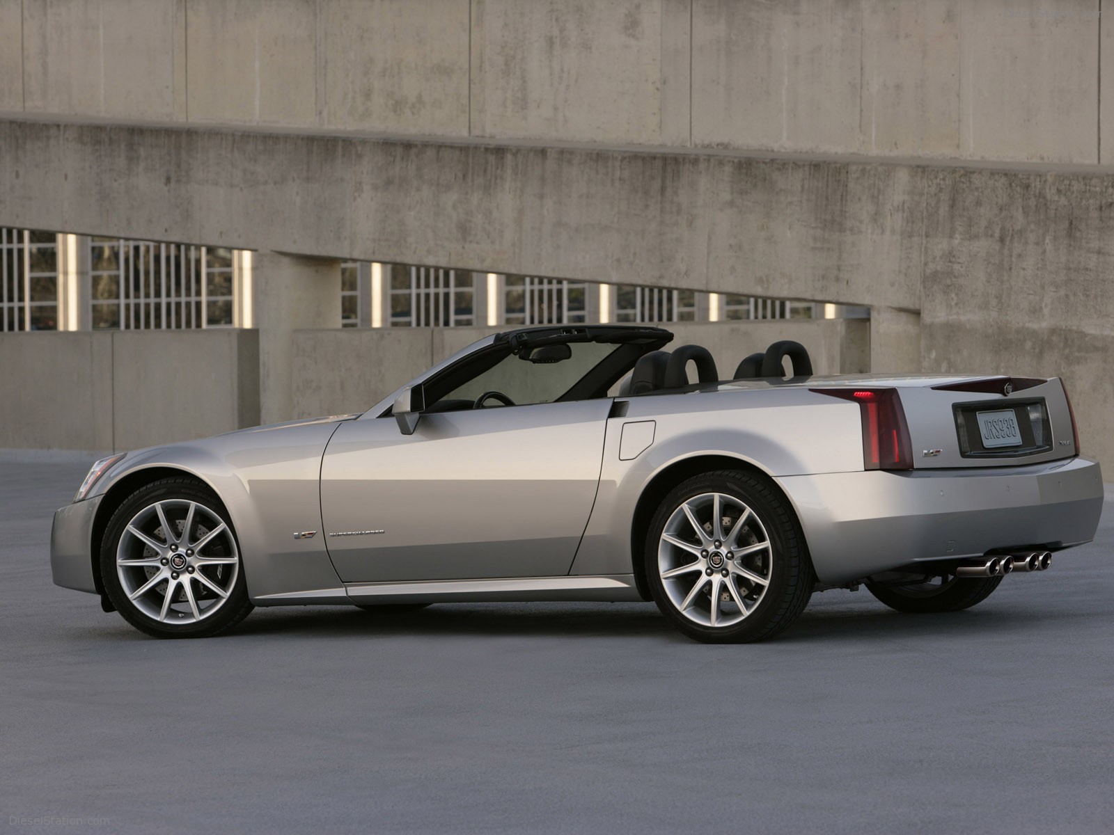 Cadillac XLR V